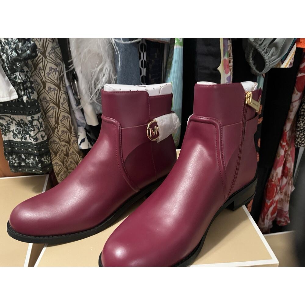 MICHAEL KORS “MINDY” FLAT LOGO BOOTIE BOMBE LEATHER RED SIZE 8.5 MSRP$398 - Picture 4 of 4